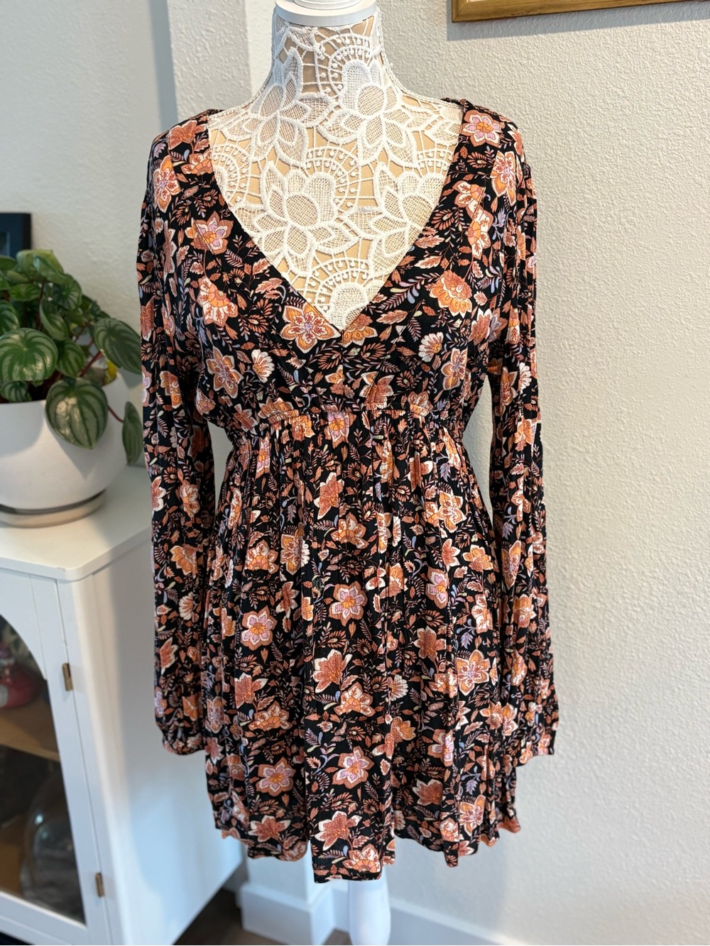 Billabong Black Floral Long-Sleeve V-Neck Dress